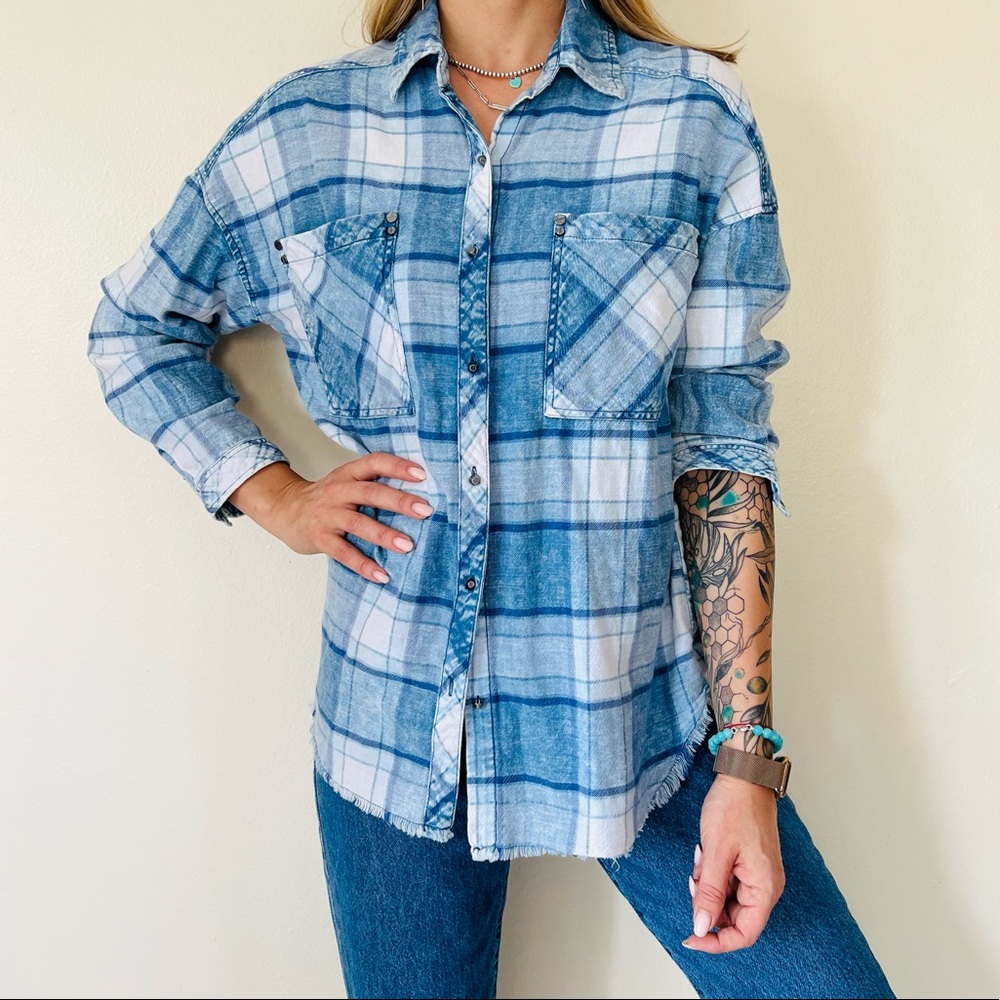 Kensie Jeans Button down Shirt Collared Long Sleeve Blue Plaid raw hem plaid - Picture 2 of 7